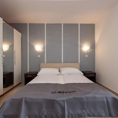 Villa Mona Apartments Razanj Ruang foto