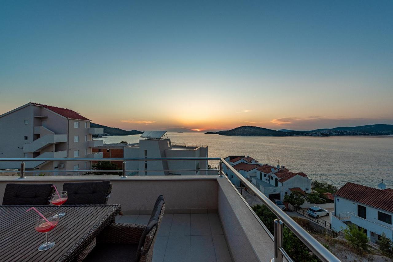 Villa Mona Apartments Razanj Bagian luar foto