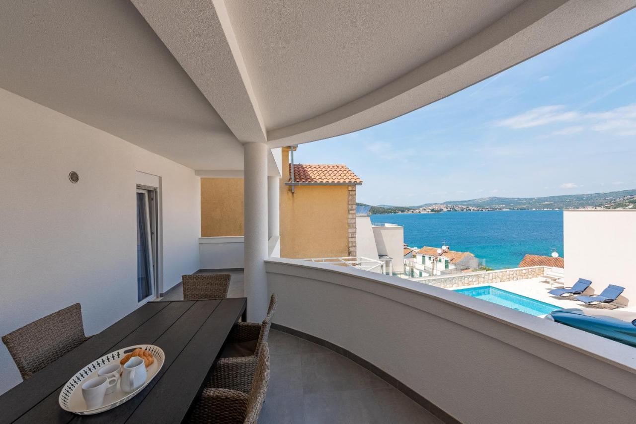 Villa Mona Apartments Razanj Bagian luar foto