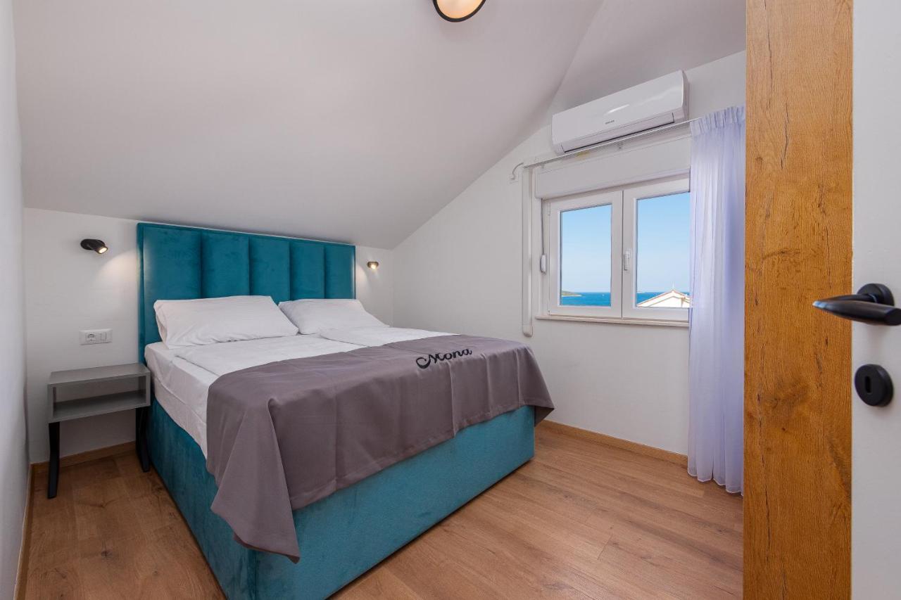 Villa Mona Apartments Razanj Bagian luar foto