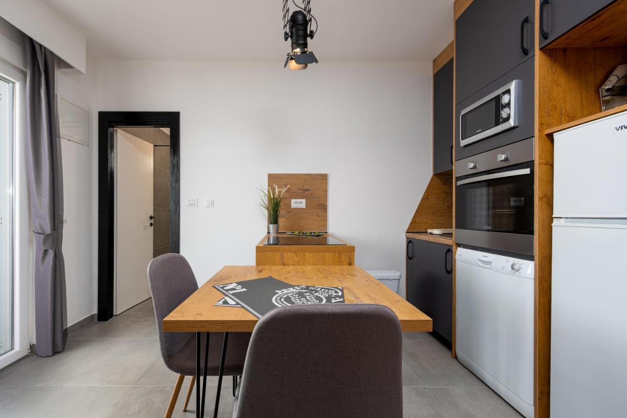 Villa Mona Apartments Razanj Bagian luar foto