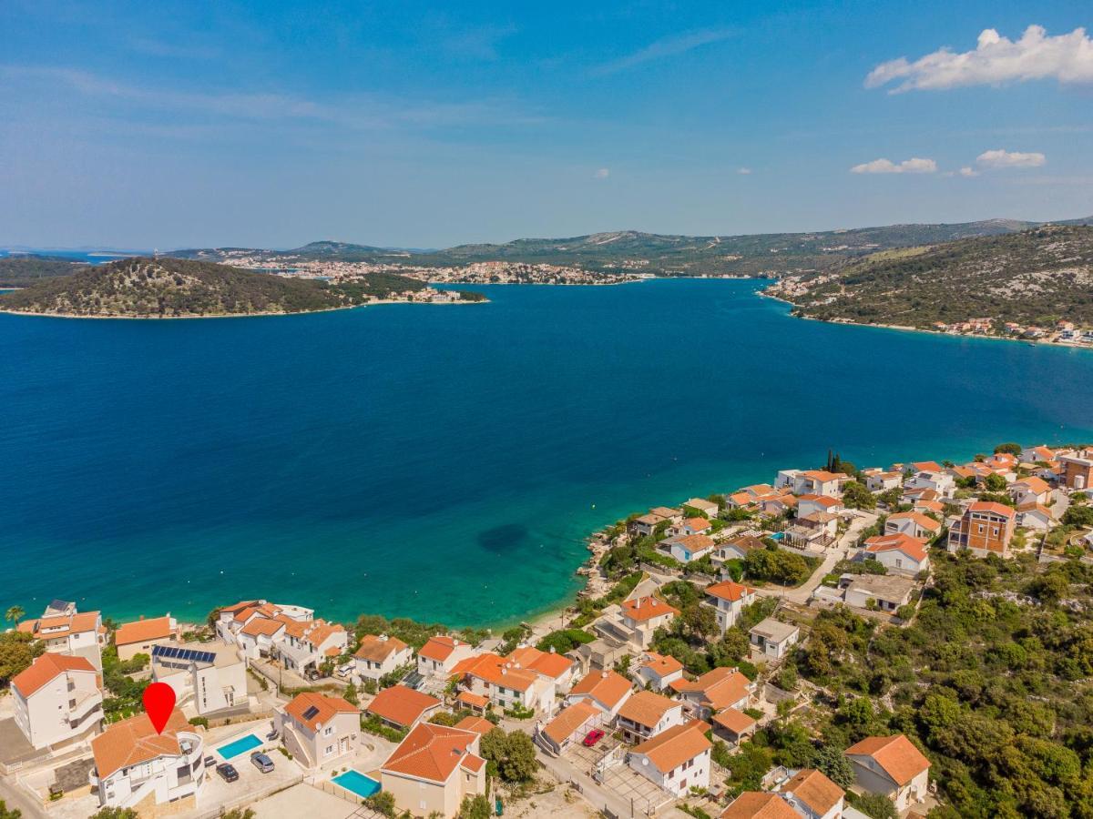 Villa Mona Apartments Razanj Bagian luar foto