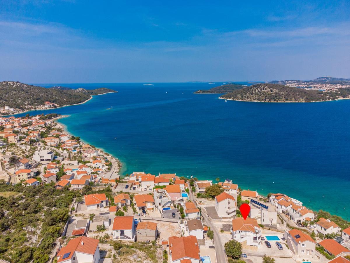 Villa Mona Apartments Razanj Bagian luar foto