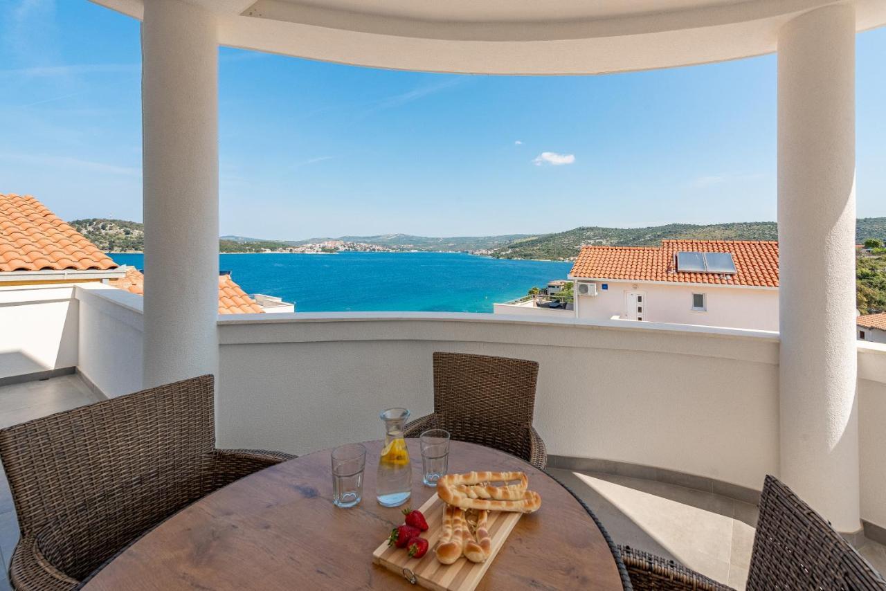 Villa Mona Apartments Razanj Bagian luar foto