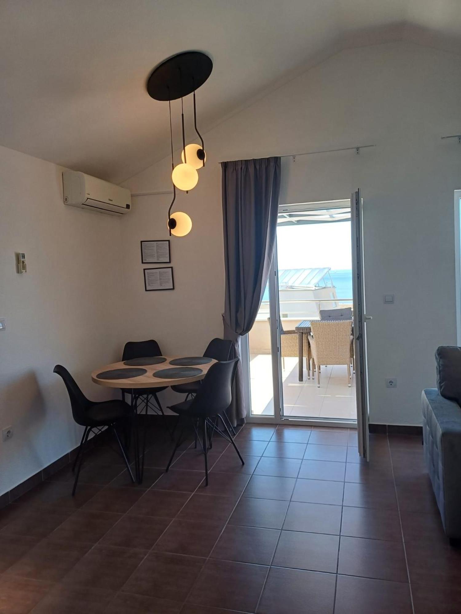 Villa Mona Apartments Razanj Bagian luar foto