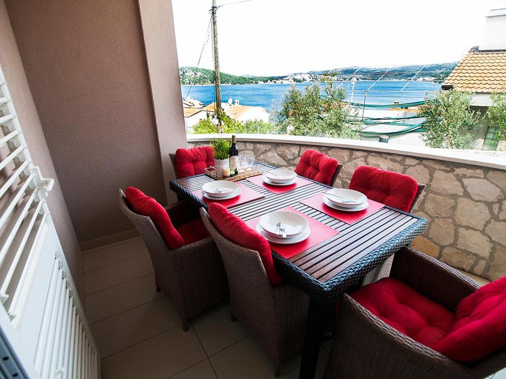Villa Mona Apartments Razanj Bagian luar foto